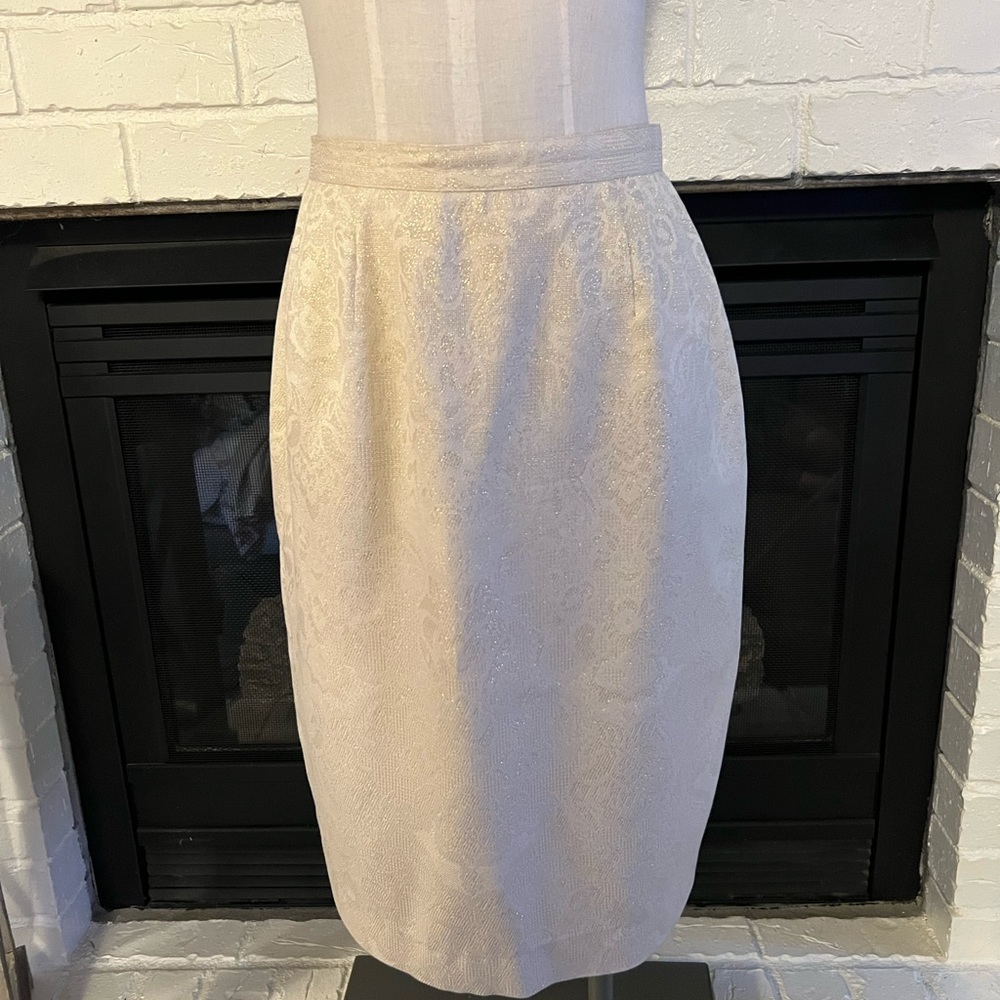 Beautiful Vintage Albert Nipon Suit - image 4